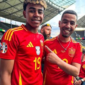 Lamine Yamal y su padre están causando sensación en las redes sociales